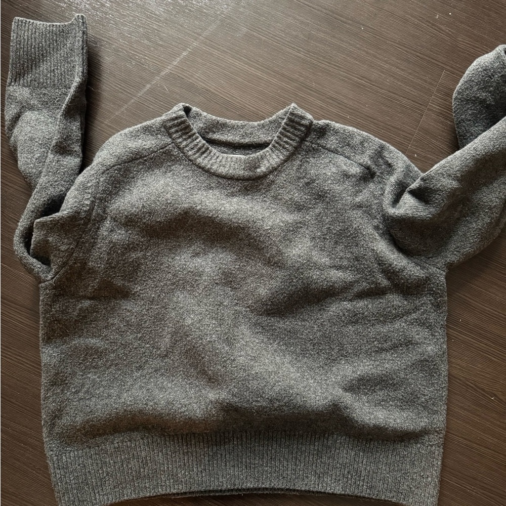 Abercrombie & Fitch Gray Crew Neck Sweater